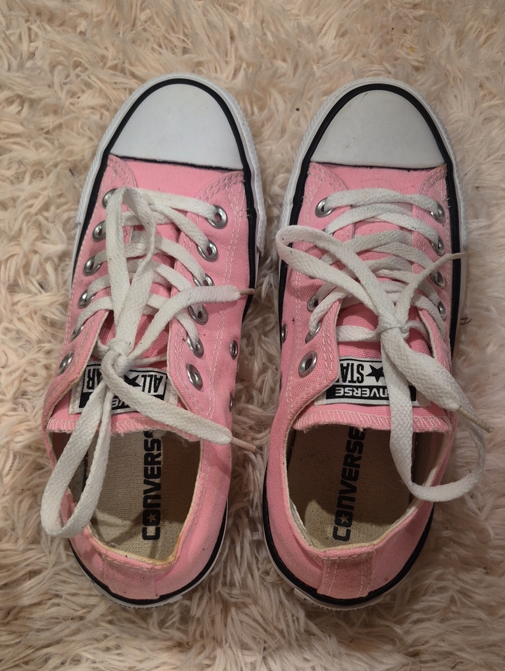 Converse Womenss Pink Low-Top Size 7  Canvas Sneakers with White Laces